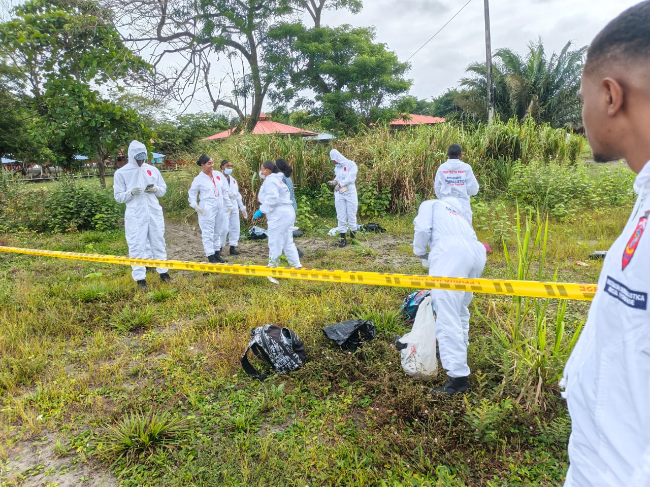 Estudiantes de criminalística en práctica forense IFUCOL