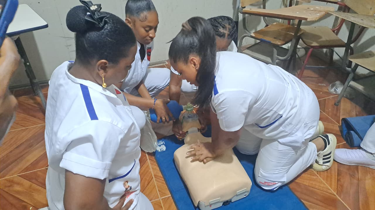 Atención al paciente enfermería IFUCOL